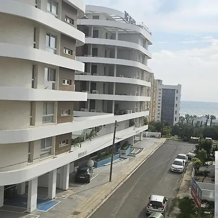 Mackenzie Luxurious Apartment